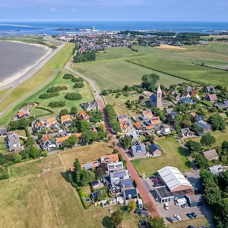 3 Bedroom Lovely In Den Oever