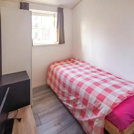 Awesome In With Wifi And 3 Bedrooms Holiday home *