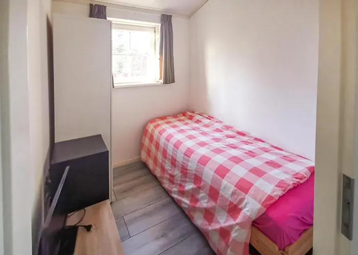 3 Bedroom Lovely In Holiday home *